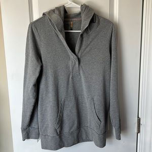 Grey pocket Lucy sweater with hood